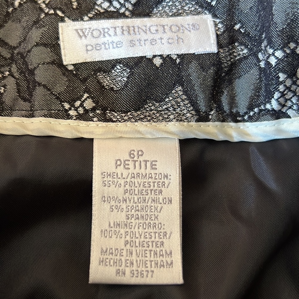 NEW Worthington Petite Stretch Black Floral Lace Knee Length Pencil Skirt 6P - Picture 4 of 6
